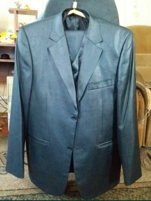 Мужской костюм тройка