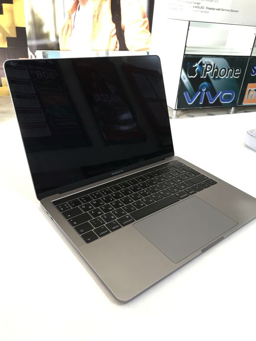 Macbook Pro 256GB i5 TouchBar