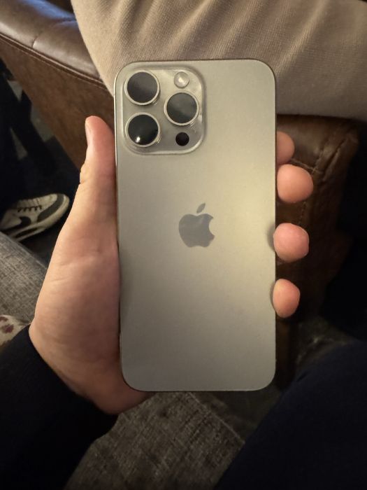Iphone 15 pro max titan