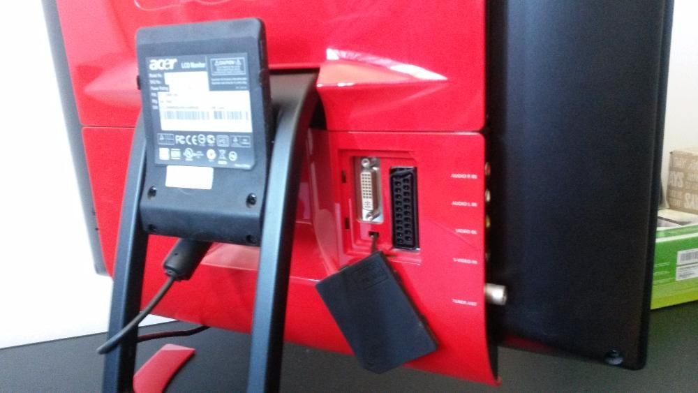 Acer Ferrari F-19 19" LCD Monitor cu TV Tuner