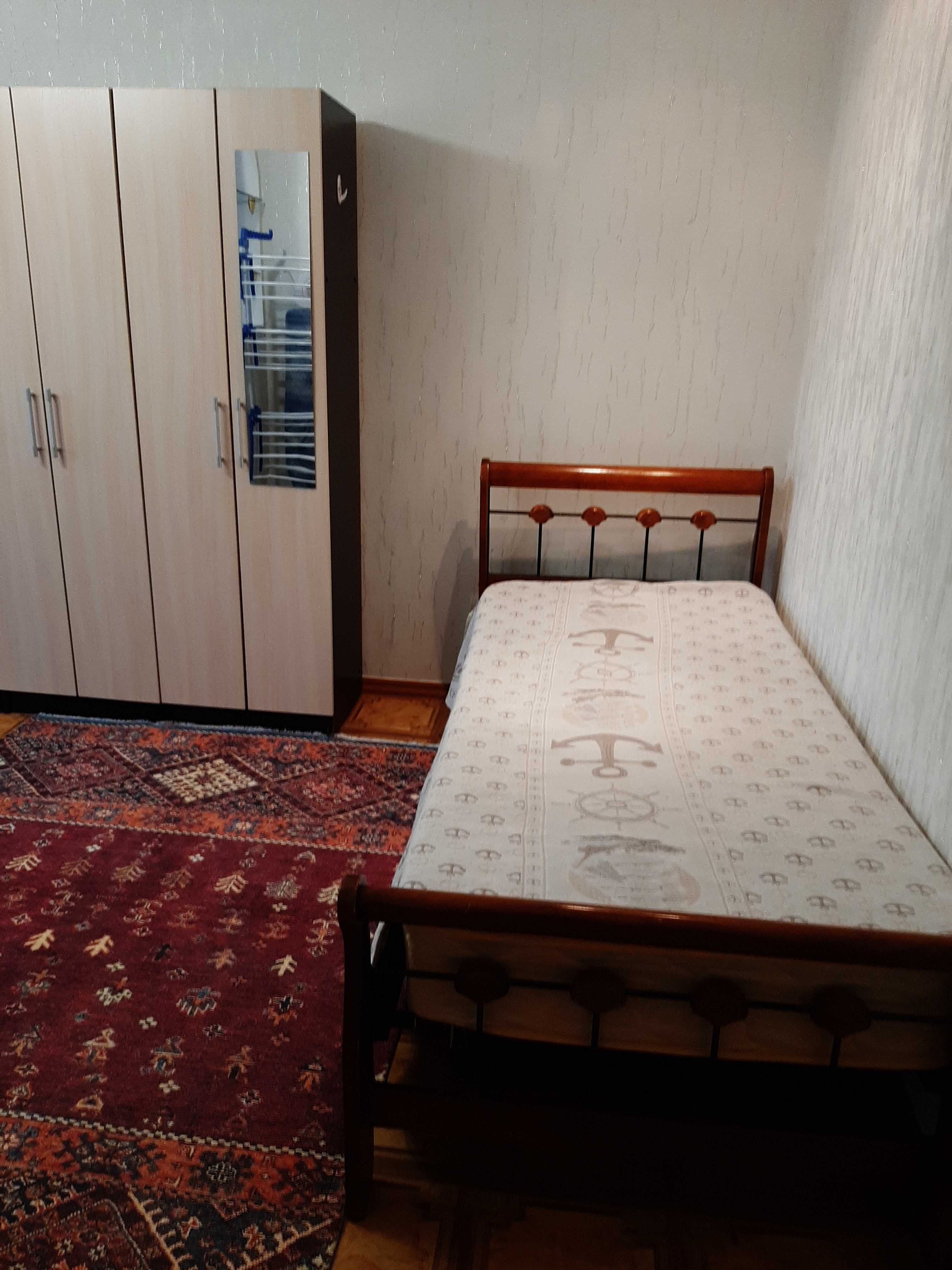 1 комнатная квартира Ауезова 40, угол Карасай батыра