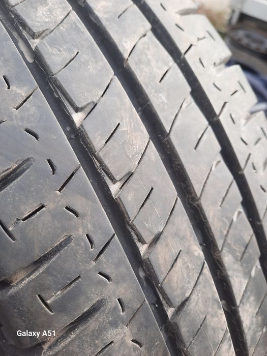 Бусови гуми 195/70/15С.