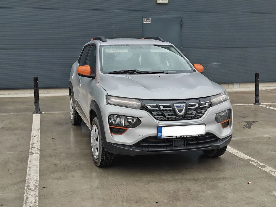 Dacia Spring Mașina a fost cumpărată nouă, și este în stare foarte bună.