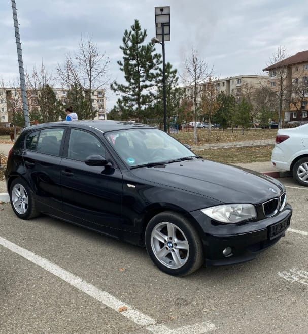 Dezmembrez BMW seria 1  an 2004 118d  Orice piesă!