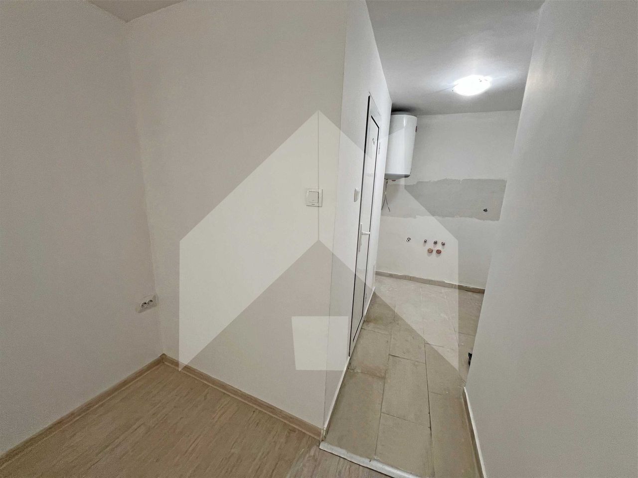 Продава се Едностаен апартамент в Варна, Погреби - 46 кв.м за 1022 €/кв.м - Снимка #12