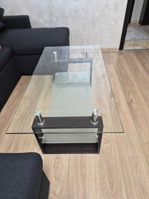 Продавам Холна маса