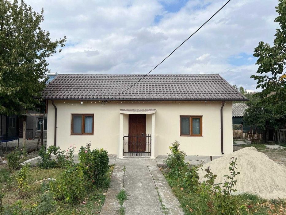 Casa spatioasa cu 4 camere si dependinte – Beciu, Teleorman