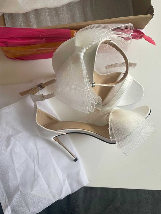 Sandale tip Jimmy Choo albe