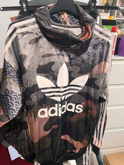 Trening Adidas colecția ritaora xs