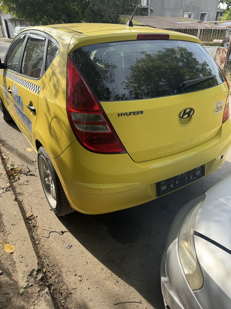 Хюндай и30 1.4 бенэин цял эа части