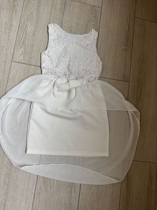 Лот детски рокли 104