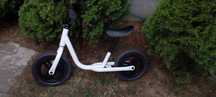 Bicicleta fara pedale, alba