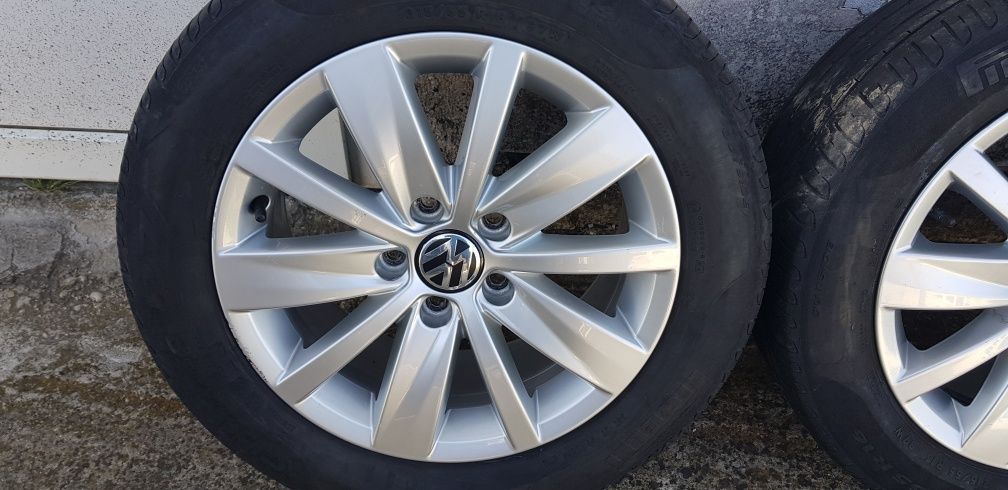 Vând jante originale vw 16 " cu anvelope