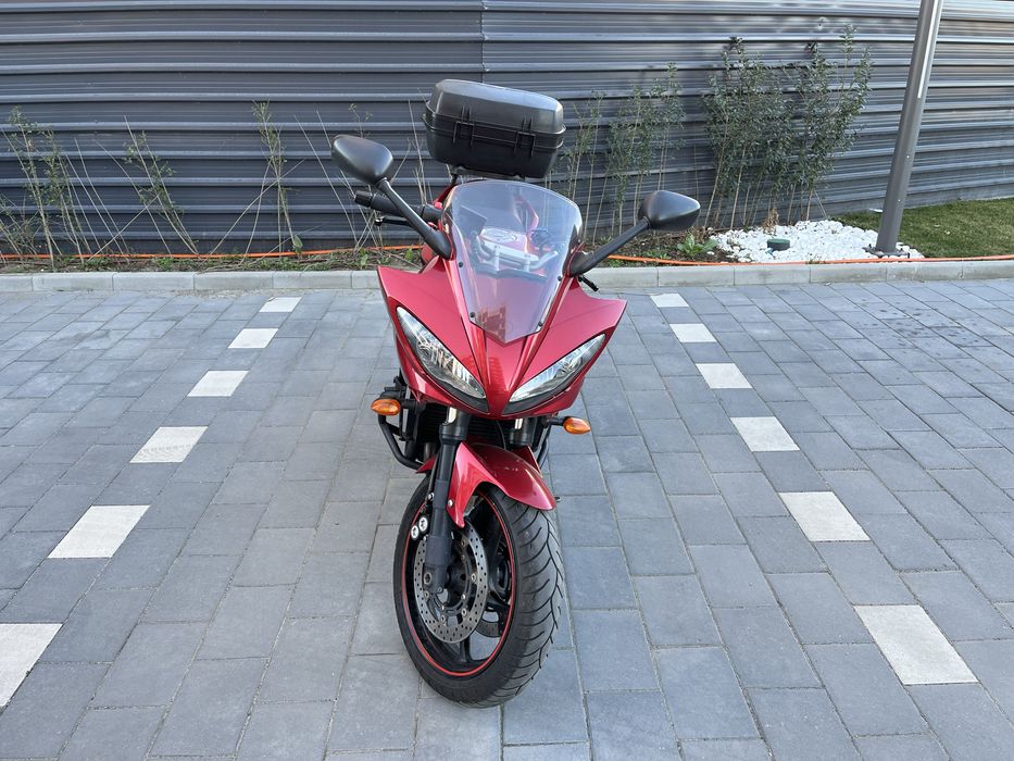 Yamaha Fazer 600 (2007) – 39.000 km – Topcase, crashbar – 3.300€