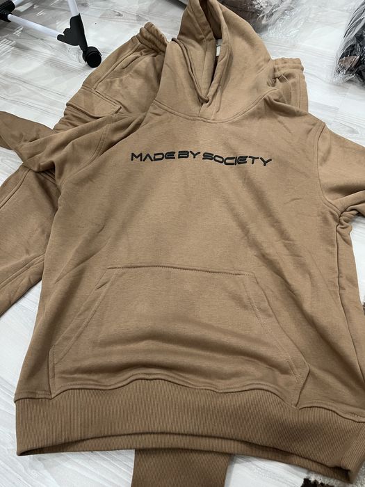 Compleu Made By Society