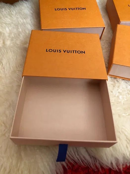 Cutie Louis Vuitton LV cutii noi