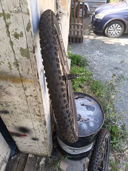 Vând cauciucuri Mike Bear umpic folosite