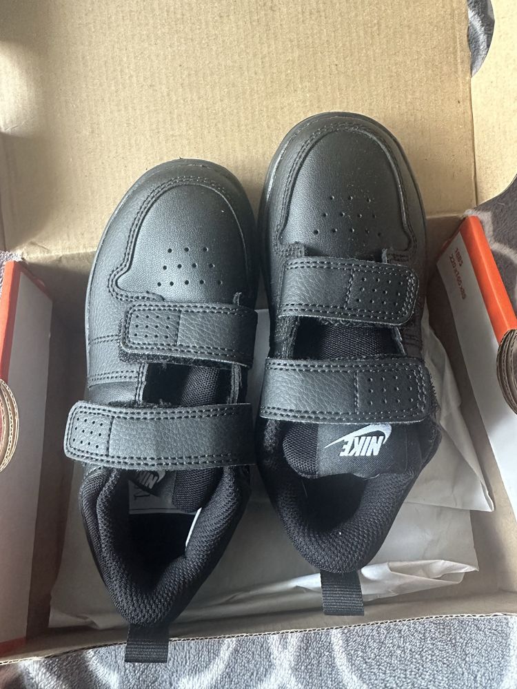 Маратонки Nike 27,5 размер