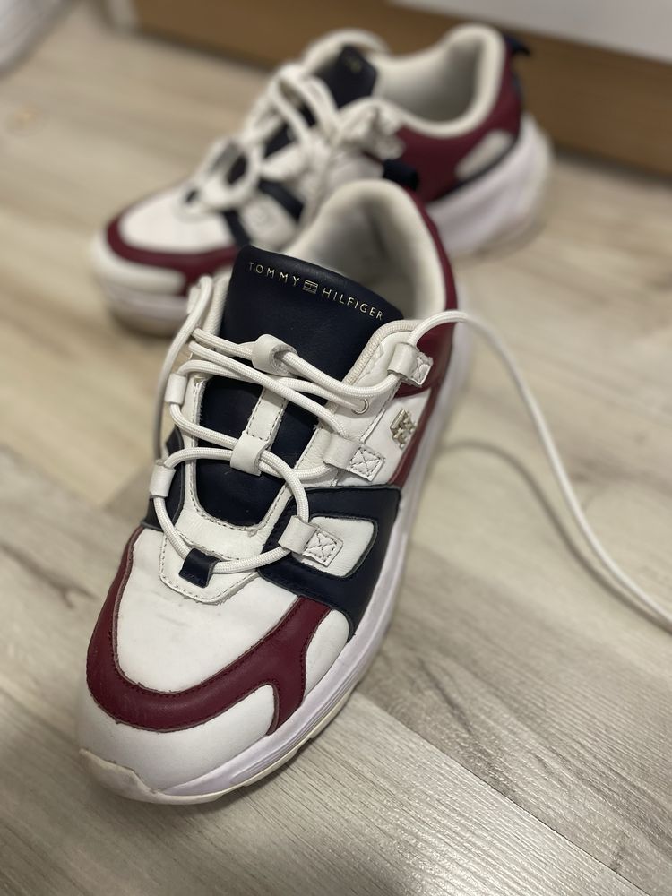 Маратонки Tommy и Елегантни обувки