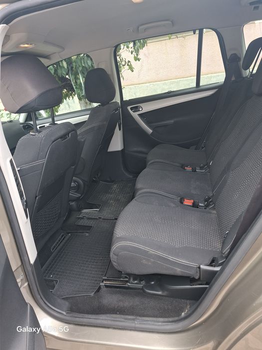 Autoturism 7 locuri