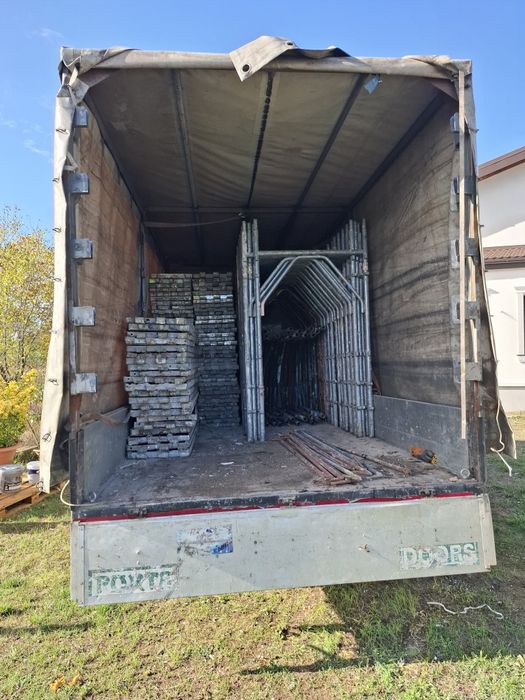 Închiriez schela și popii metalici