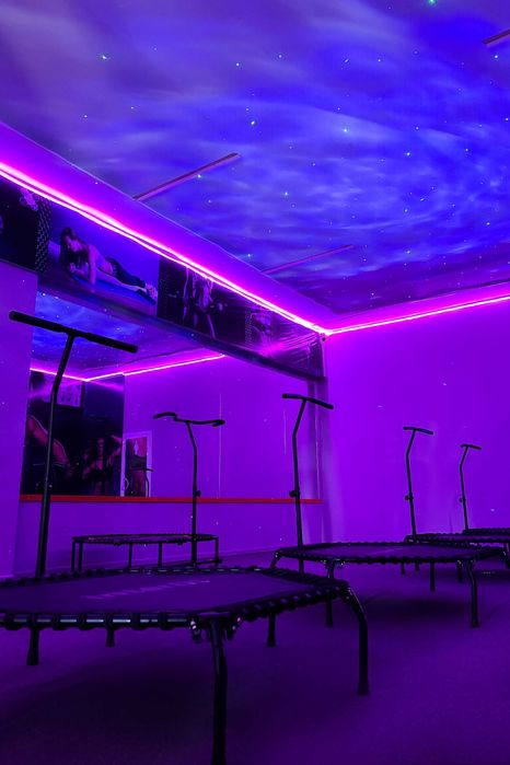 Джампинг фитнес на батуте для женщин в Чирчике. Chirchiqda fitnes