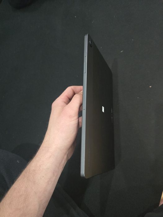 Samasung galaxy Tab A9 + aproape noua