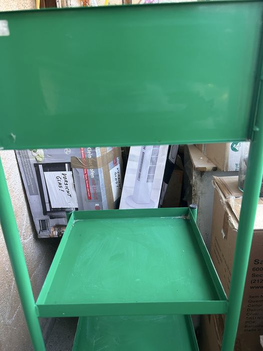 Метален стелаж в Ямбол