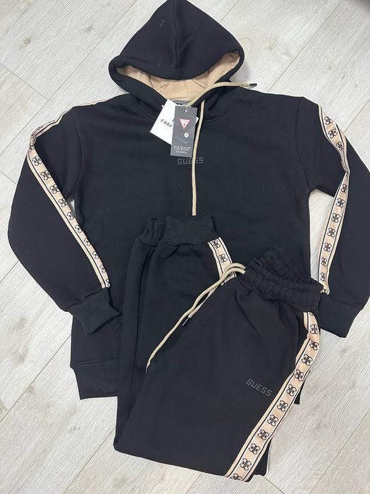 Дамски комплекти Гес