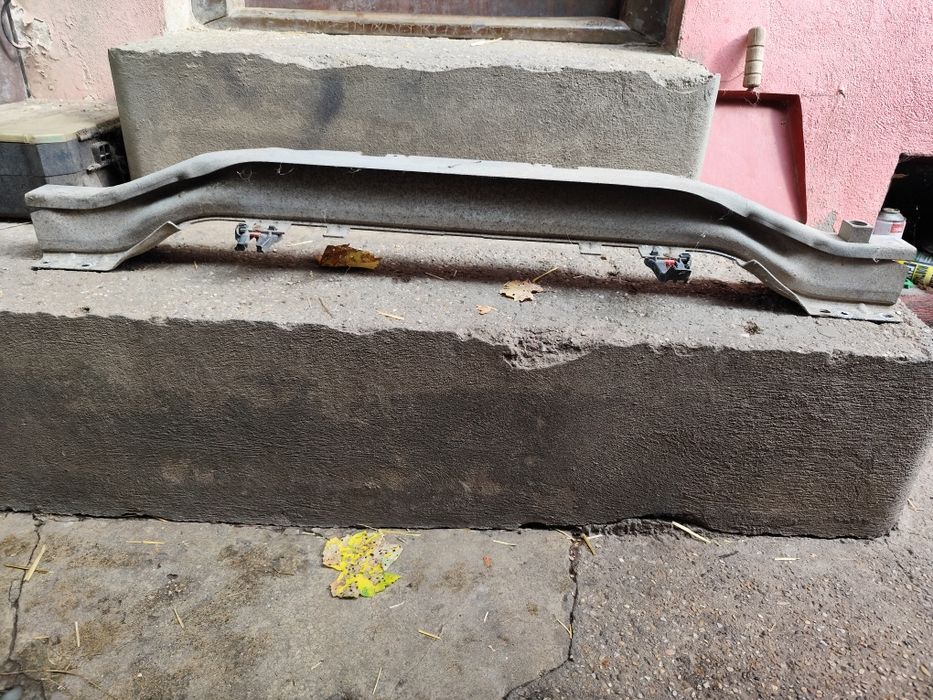 Vând armatura spate Opel Astra h