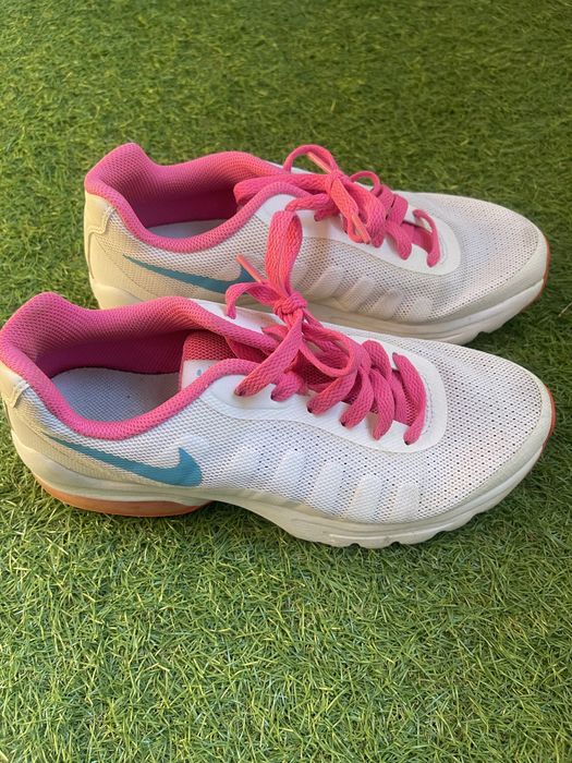 Adidasi Nike albi