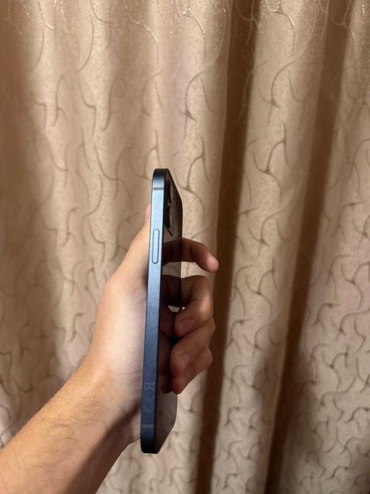 Vand iPhone 12 negru 64gb