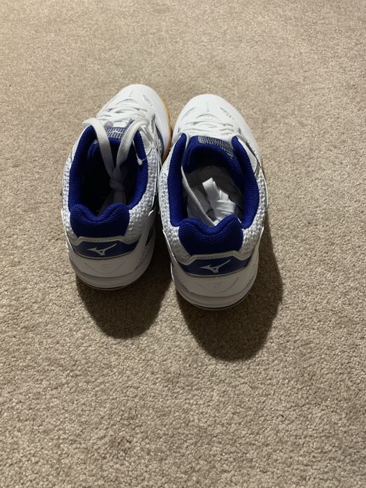 Vand adidasi de tenis de masa mizuno