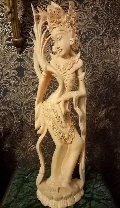 Sculptura deosebita realizata integral manual, lemnul crocodilului un