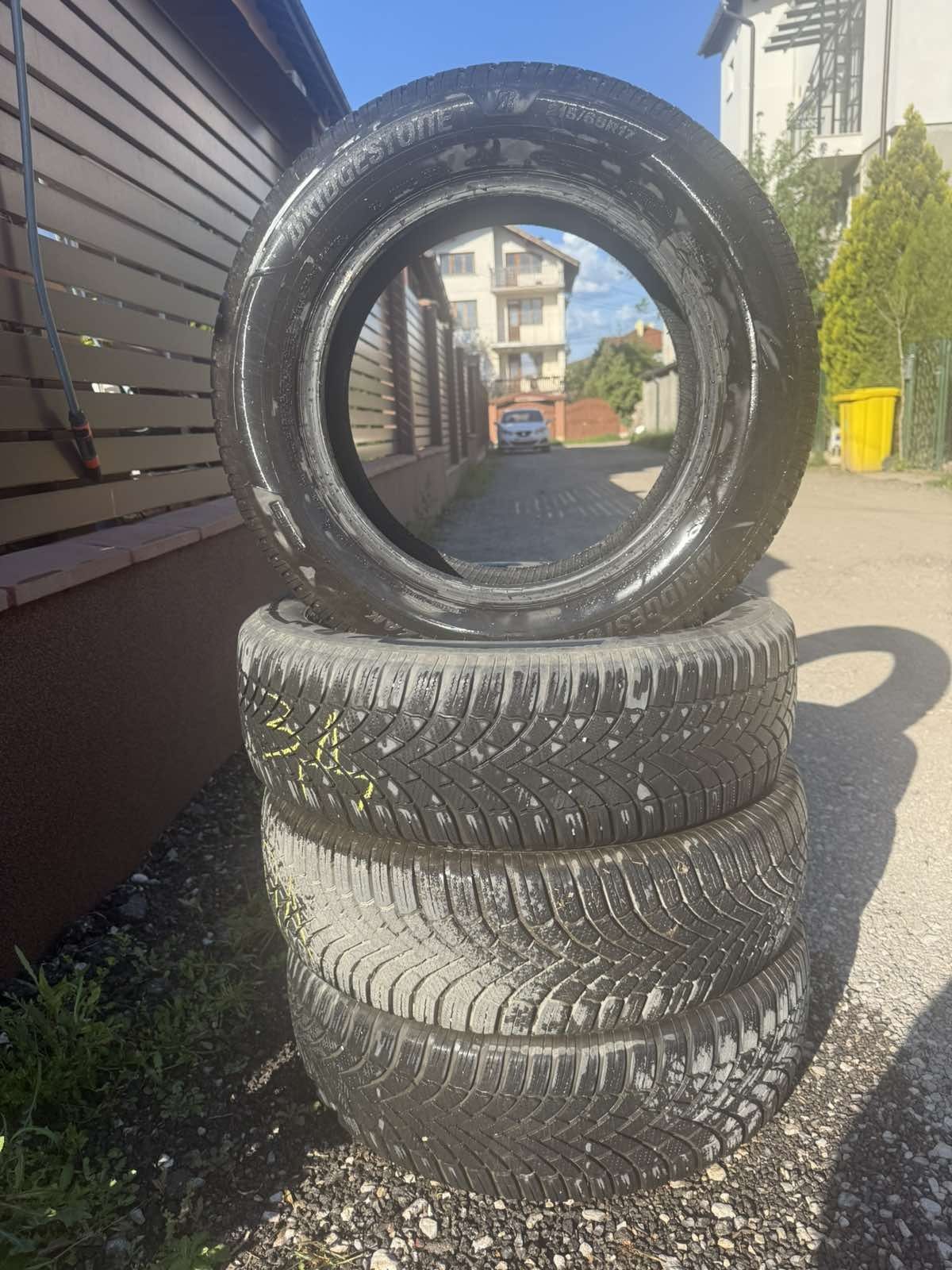 Зимни гуми Bridgestone Blizzak 215/65/17 DOT21 и DOT24