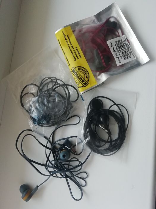 Наушники нокиа оригинал. Цена за всё.