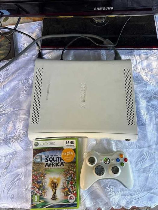 Xbox 360 White + Joc + Controller