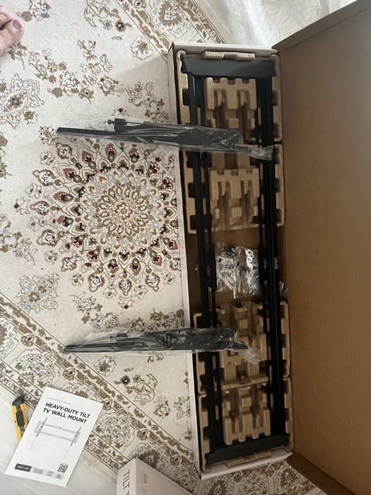 Продаю  стеклянную полку для ресиверов , тюнеров