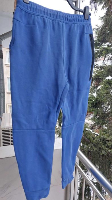 Ще се изпраща Долнище NIKE Tech Fleece SPORTSWEAR като ново