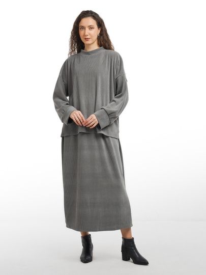 Продам костюмы материал хороший три расцветки