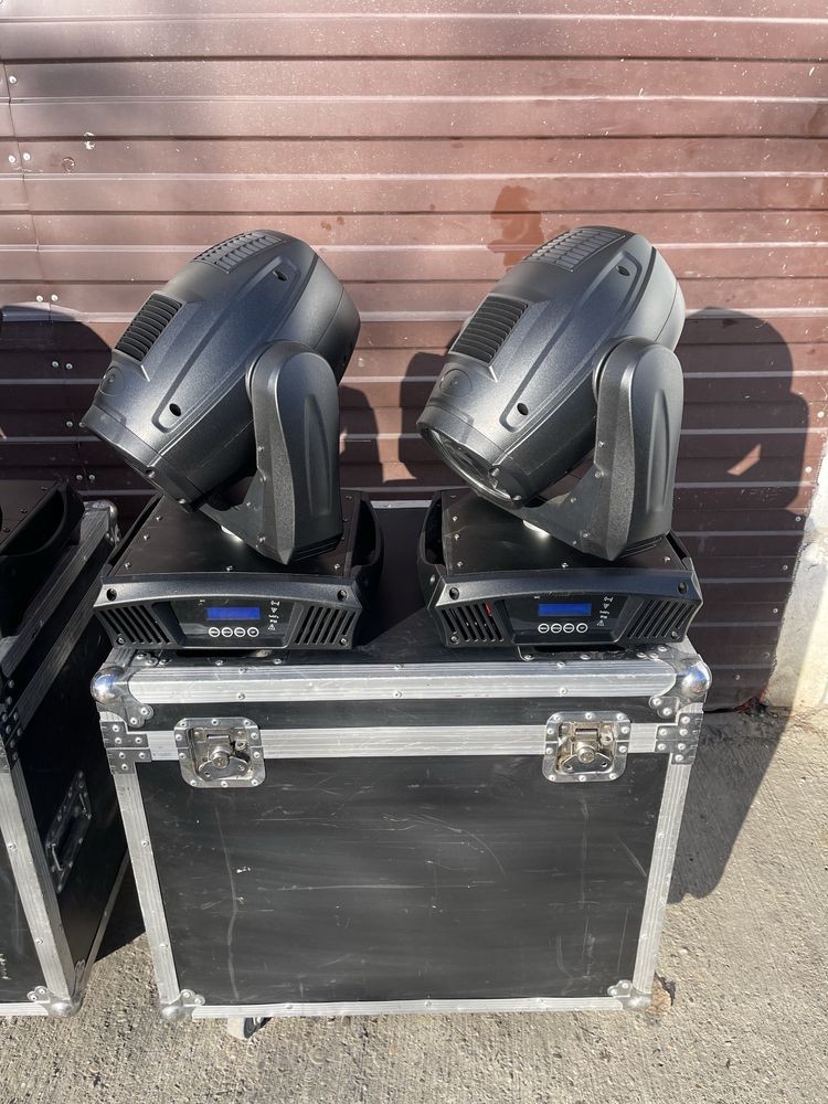 Vand / schimb moving head 4 bucati + case-uri duble