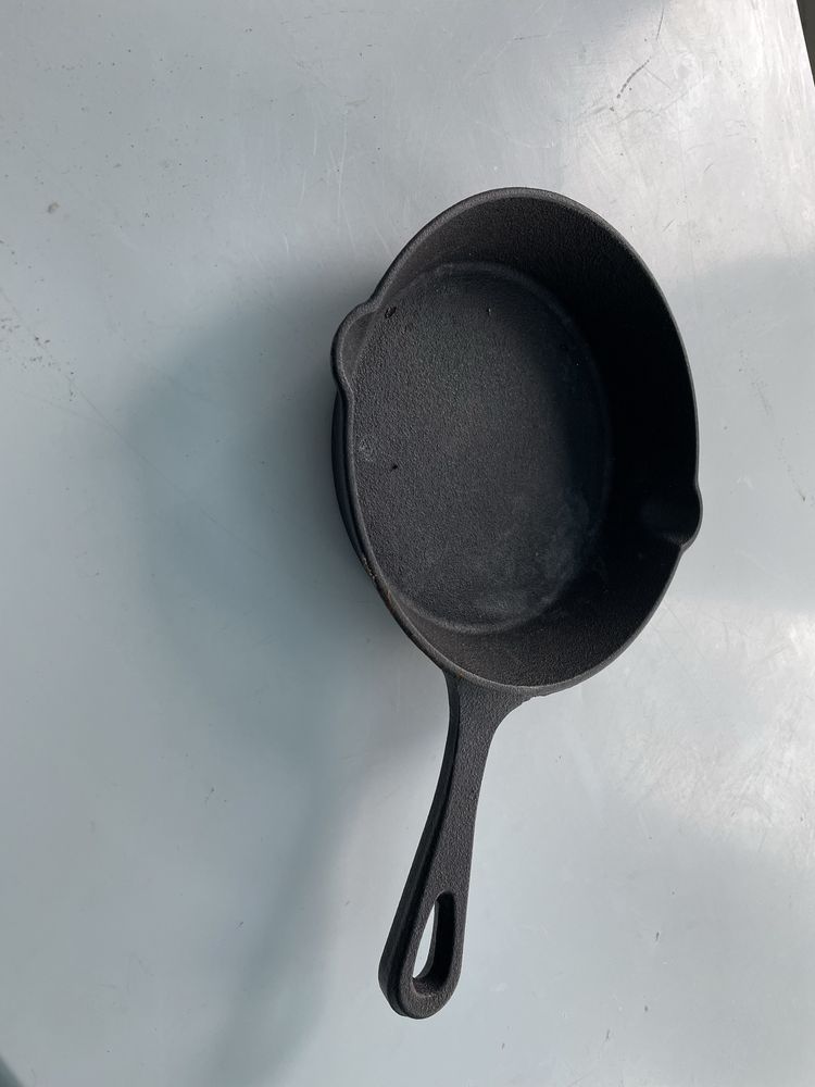 Сковородки чугунные