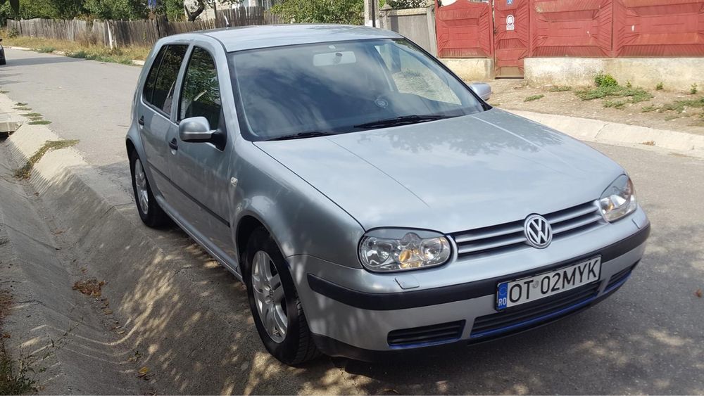 Vand Golf 4 gpl 5000 lei