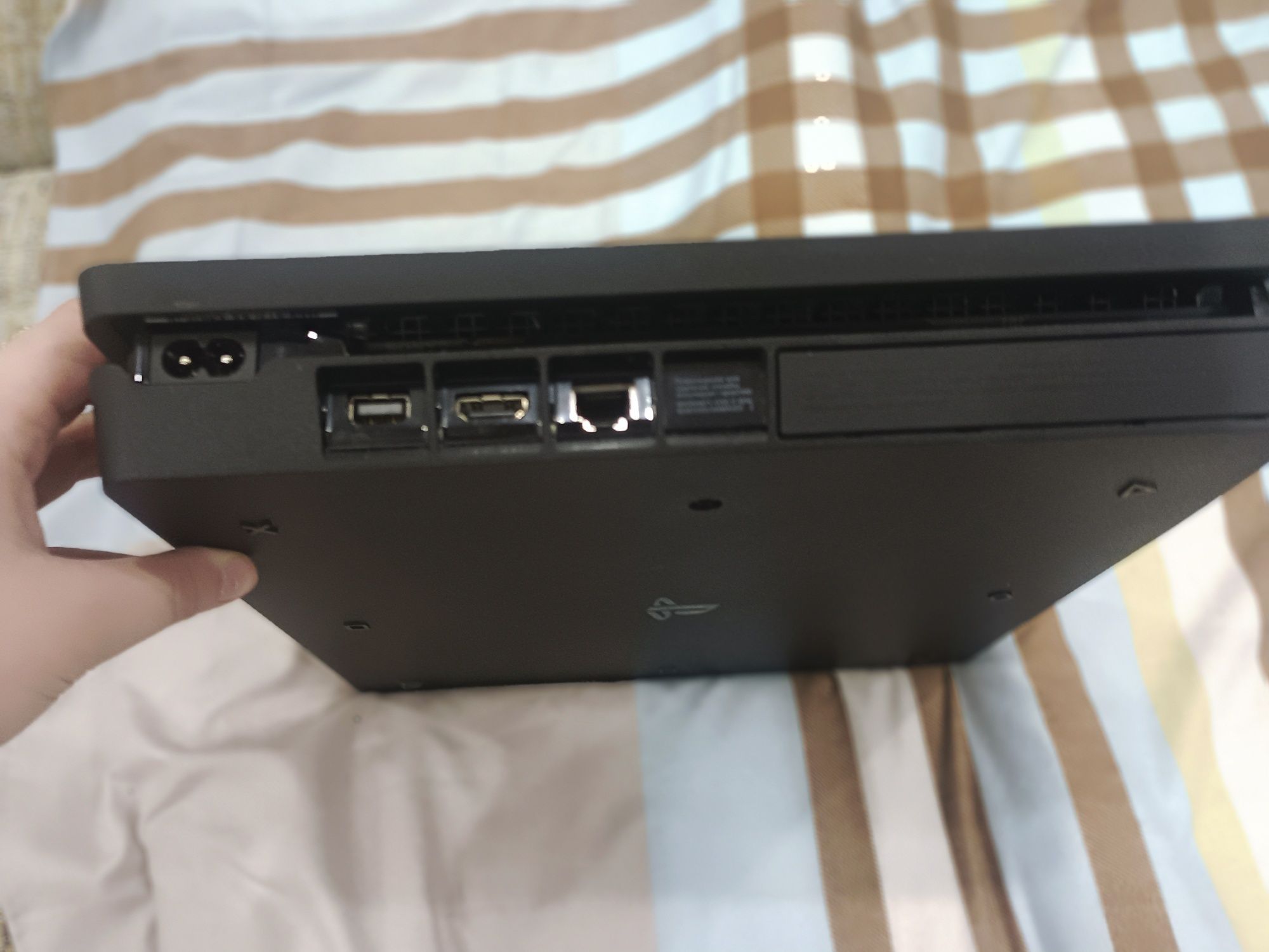 PlayStation 4 slim