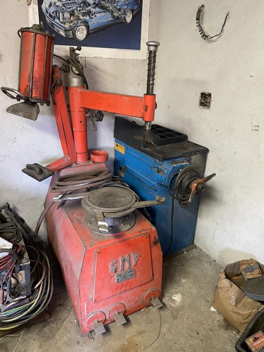 Mașini de dejantat pneuri și echilibratat