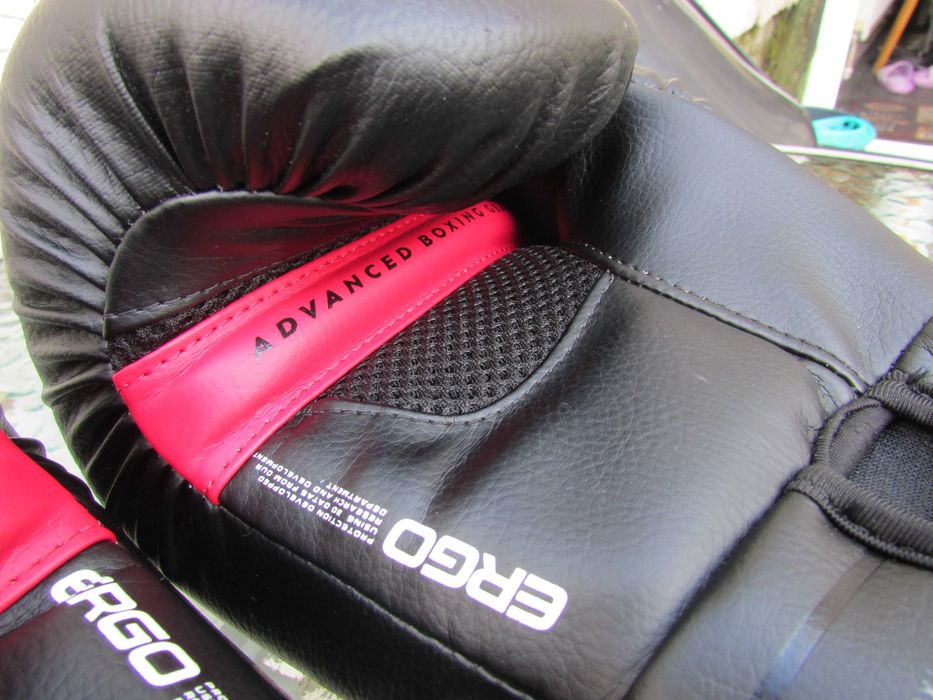 Боксови ръкавици Outshock BG500 Ergo 2.0