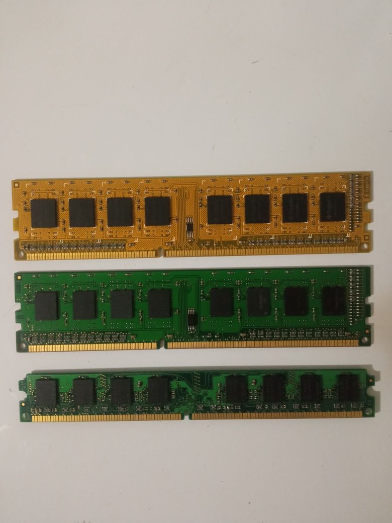 ОЗУ - DDR3/ 2GB/ 1333 МГц две плашки, DDR2/ 2GB/ 800 МГц одна плашка