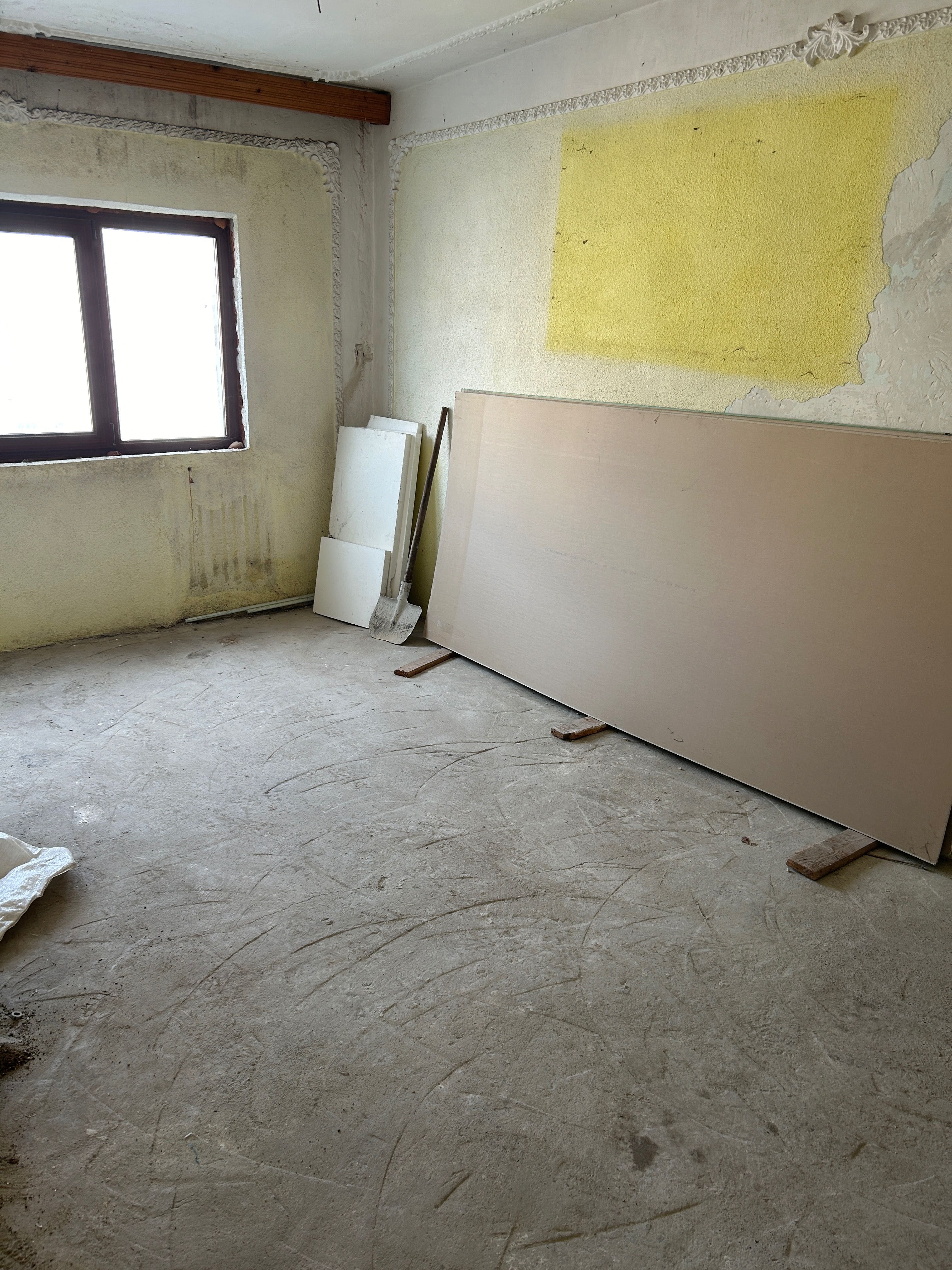 Vand apartament decomandat