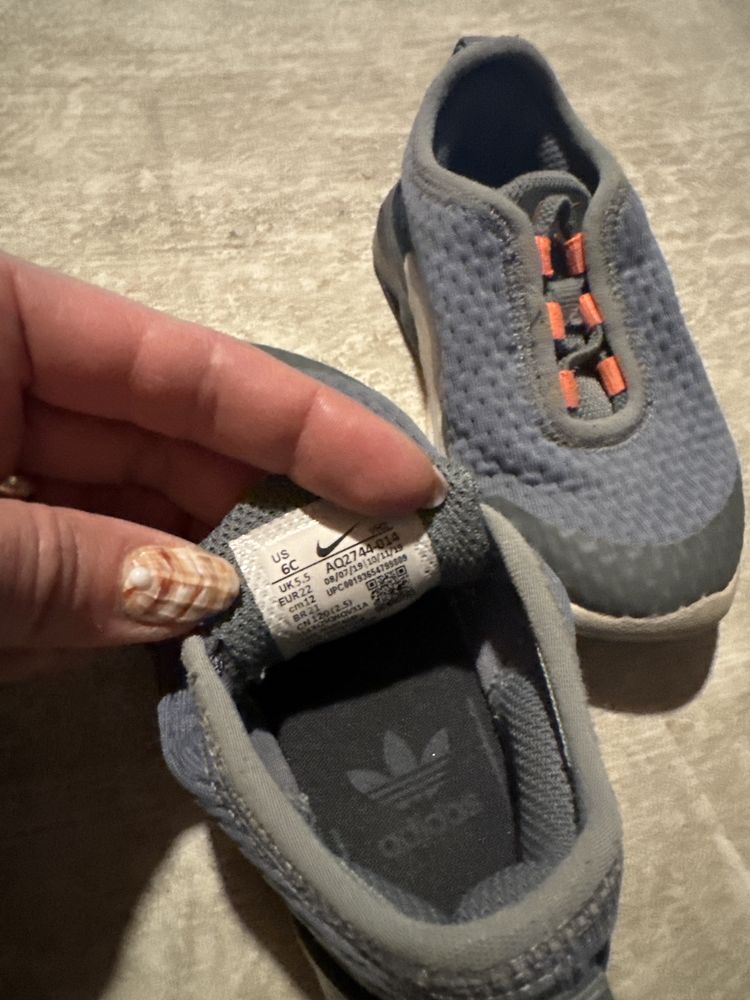 Adidași Nike mărimea 18-22
