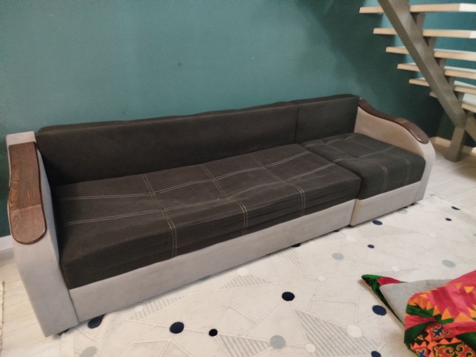 Продам диван прямой